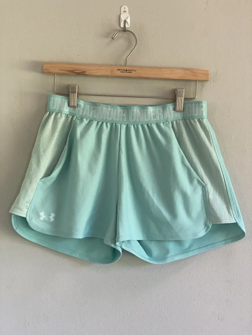 Under Armour Women's Aqua Blue HeatGear Loose Athletic Shorts M